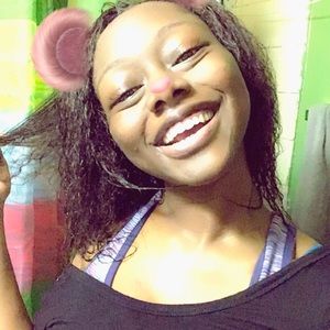 Meet your Posher, Khalisha